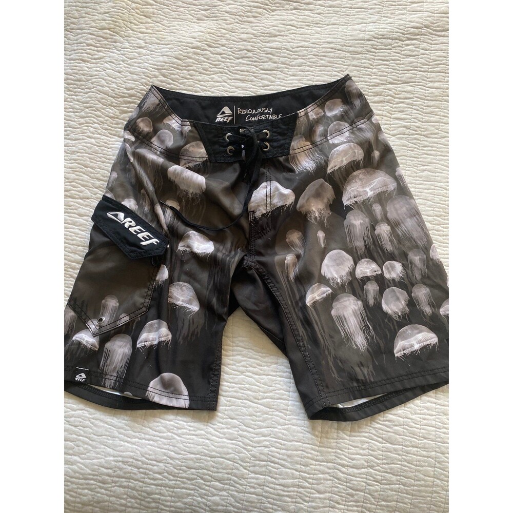 Reef rediculously comfortable swim board shorts 32